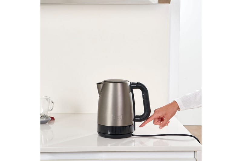 Vedenkeitin Black+Decker 2200W 1,7L Harjattu ruostumaton teräs - Hopea - Kotitalous - Keittiökoneet - Lämmittäminen & keittäminen - Vedenkeitin