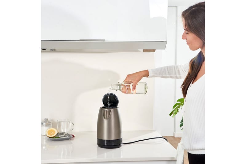 Vedenkeitin Black+Decker 2200W 1,7L Harjattu ruostumaton teräs - Hopea - Kotitalous - Keittiökoneet - Lämmittäminen & keittäminen - Vedenkeitin