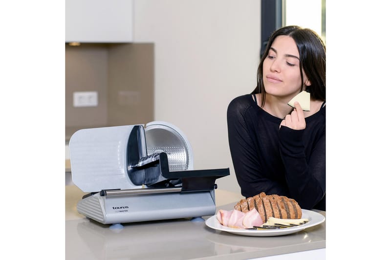 Leikkuukone Taurus 150W 19 cm - Hopea - Kotitalous - Keittiökoneet - Leikkaaminen & jauhaminen - Siivutuskone