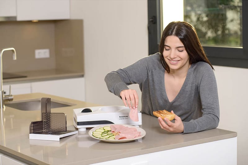 Leikkuukone Taurus Cutmaster Compact 100W 17 cm - Hopea - Kotitalous - Keittiökoneet - Leikkaaminen & jauhaminen - Siivutuskone