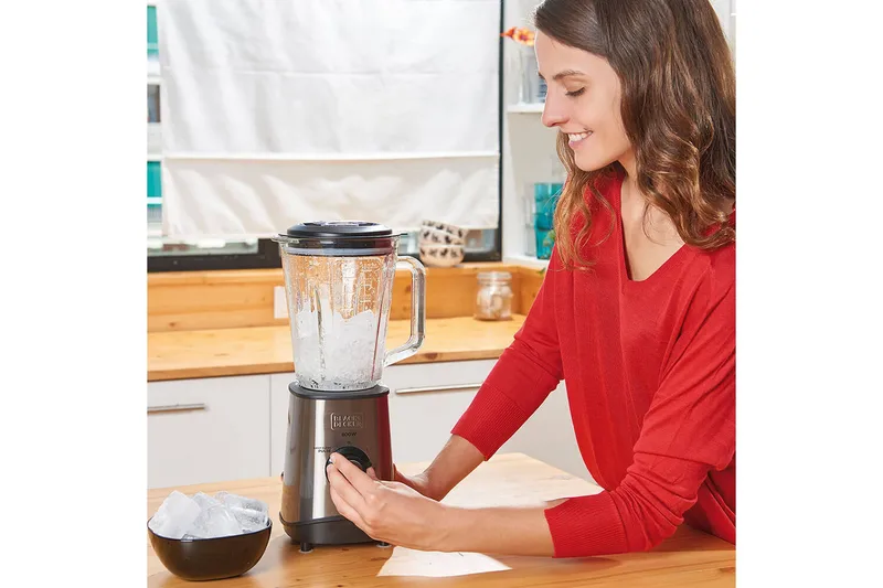 Kannusekoitin Black+Decker 800W 1,5L Harjattua Terästä - Harmaa - Kotitalous - Keittiökoneet - Sekoittaminen & pilkkominen - Tehosekoitin