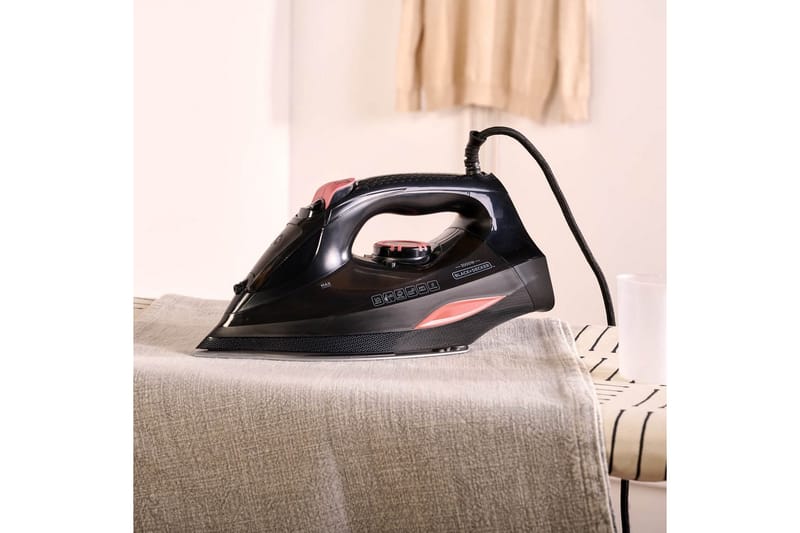 Silitysrauta Black+Decker Musta 3000W - Musta - Kotitalous - Siivous & vaatehuolto - Vaatehuolto - Höyrysilitysrauta & höyryasema