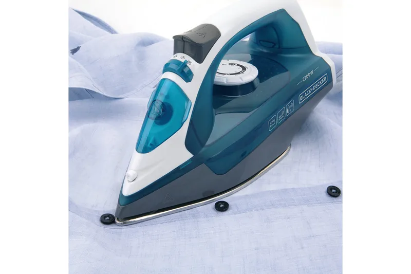 Höyrysilitysrauta Black+Decker 2200W Sininen - Sininen||Musta - Kotitalous - Siivous & vaatehuolto - Vaatehuolto - Höyrysilitysrauta & höyryasema