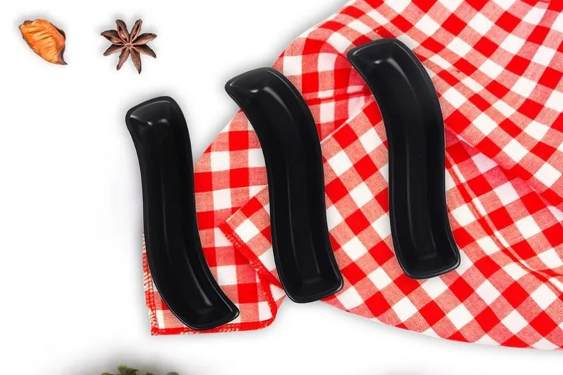 Lautassetti 3-pak, Musta