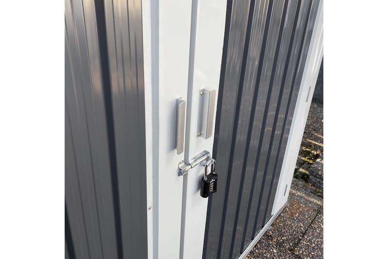 Pyörävarasto 4,2 m² neljälle pyörälle - Piha & ulkoaltaat - Lasiterassi & pihamökki - Varastot & liiterit - Pyörävaja & pyöräteline