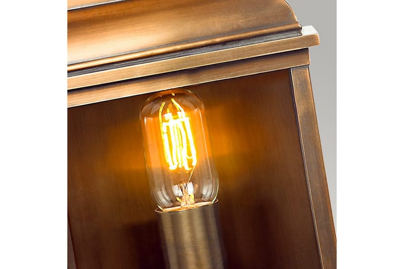 Old Bailey Elstead Lighting Outdoor Seinävalaisin - Piha & ulkoaltaat - Piha-alue - Sisäänkäynti - Sisäänkäynnin valaistus