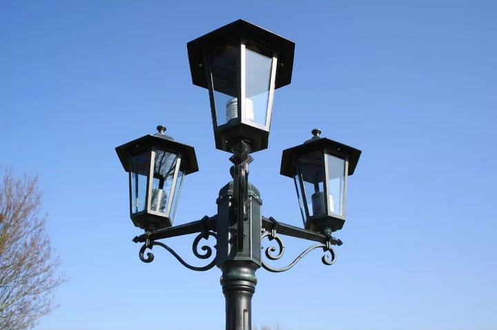 Preston Puutarhan Valotolppa 3-lyhtyä Korkeus 215 cm - Vihreä - Sisäänkäynnin valaistus - LED-valaistus ulkokäyttöön - Ulkovalaistus - Maavalaistus