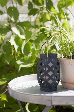 Flame Black -lyhty 15 cm - musta - Piha & ulkoaltaat - Piha-alue - Terassi & aidattu terassi - Terassin valaistus