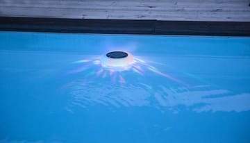 Pool light -aurinkokennokoriste 19 cm - valkoinen monivärisellä valolla - Piha & ulkoaltaat - Piha-alue - Terassi & aidattu terassi - Terassin valaistus