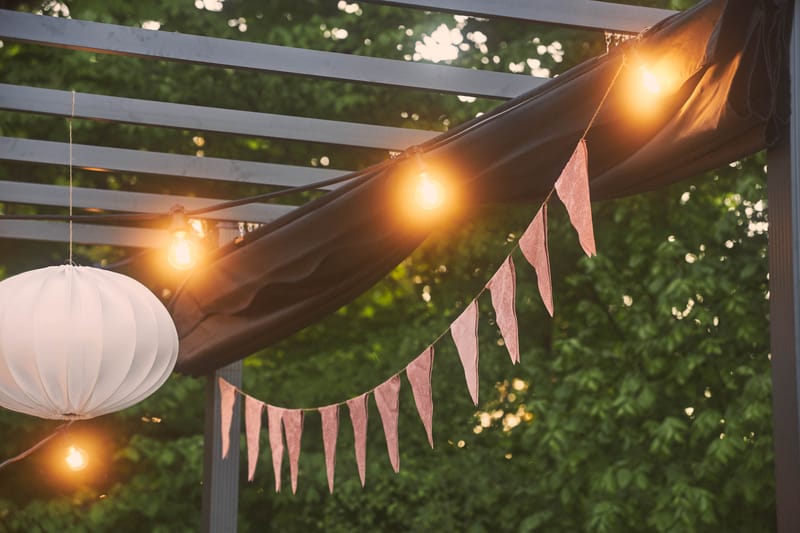 Vapaasti seisova pergola taitettavalla katolla terassille ja puutarhaan 4x3 - Musta / Alumiini - Puutarhakalusteet - Aurinkosuoja - Pergola