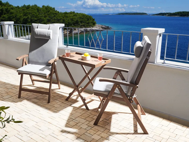 Kahvilasetti ulos Amantea Premium akaasiapuu - Ruskea/Vaaleanharmaa - Puutarhakalusteet - Parveke - Parvekekalusteet - Parvekesetti