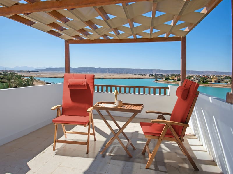 Kahvilasetti ulos Java Premium akaasiapuu - Ruskea/punainen - Puutarhakalusteet - Parveke - Parvekekalusteet - Parvekesetti