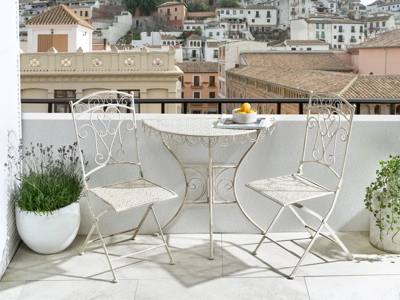 Kahvilasetti ulos taitettava Juina Rauta - Beige - Puutarhakalusteet - Parveke - Parvekekalusteet - Parvekesetti