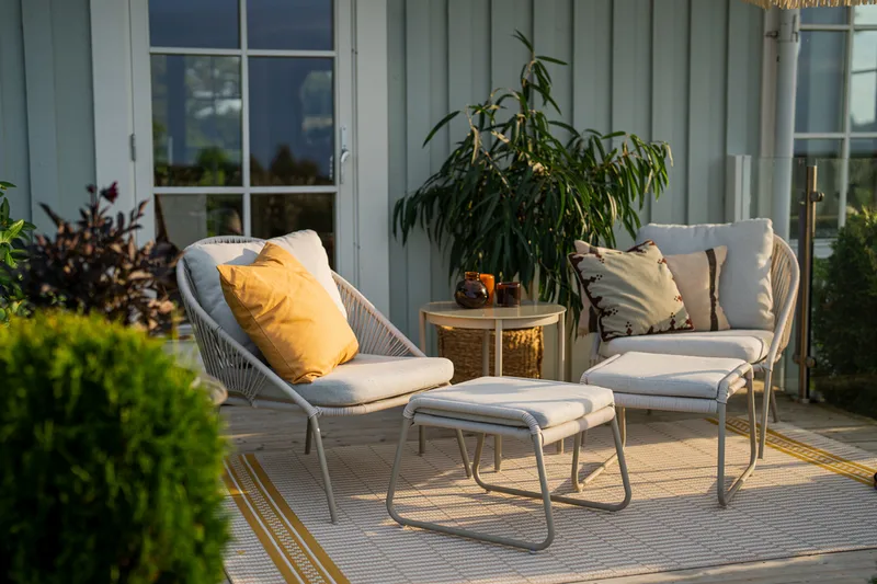 Lounge-ryhmä Hillerstorp Holmsund - Beige - Puutarhakalusteet - Parveke - Parvekekalusteet - Parvekesetti