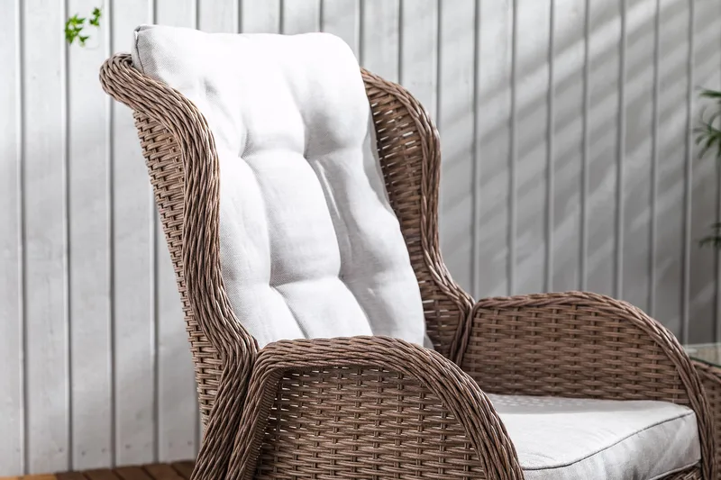 Parvekeryhmä Marcus 2 mekanismituolia pehmusteilla - Luonnonväri - Puutarhakalusteet - Parveke - Parvekekalusteet - Parvekesetti