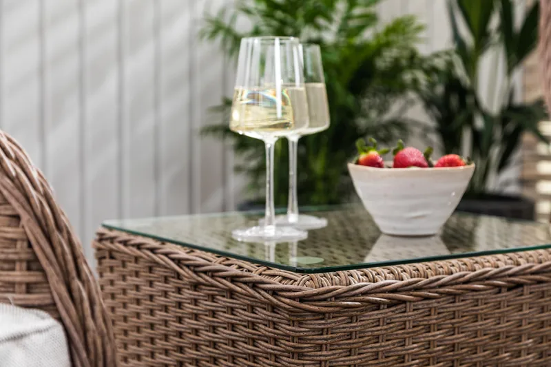 Parvekeryhmä Marcus 2 mekanismituolia pehmusteilla - Luonnonväri - Puutarhakalusteet - Parveke - Parvekekalusteet - Parvekesetti