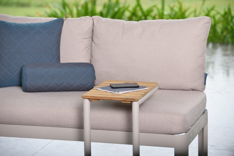 Portals Ulkomodulisetti 2-istuttava sohva + C-muotoinen sivupöytä - Beige/Puu - Puutarhakalusteet - Parveke - Parvekekalusteet - Parvekesetti