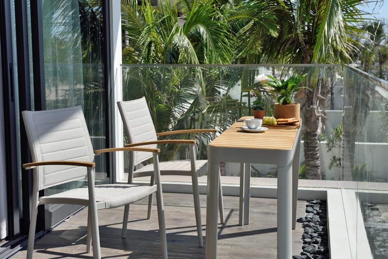 Portals Parvekesetti pöytä + 2 carver-tuolia - Vaalea ecru/Korallihiekka - Puutarhakalusteet - Parveke - Parvekekalusteet - Parvekesetti