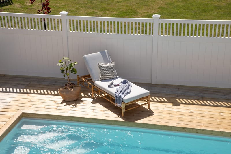 Aurinkosänky Cane pehmusteella/Vaalean - Ruskea/Vaaleanharmaa - Puutarhakalusteet - Puutarhatuoli - Aurinkosänky & aurinkovaunu