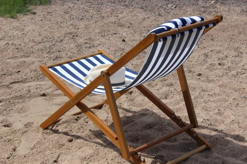 Aurinkotuoli Hillerstorp Skara, Sinivalkoinen