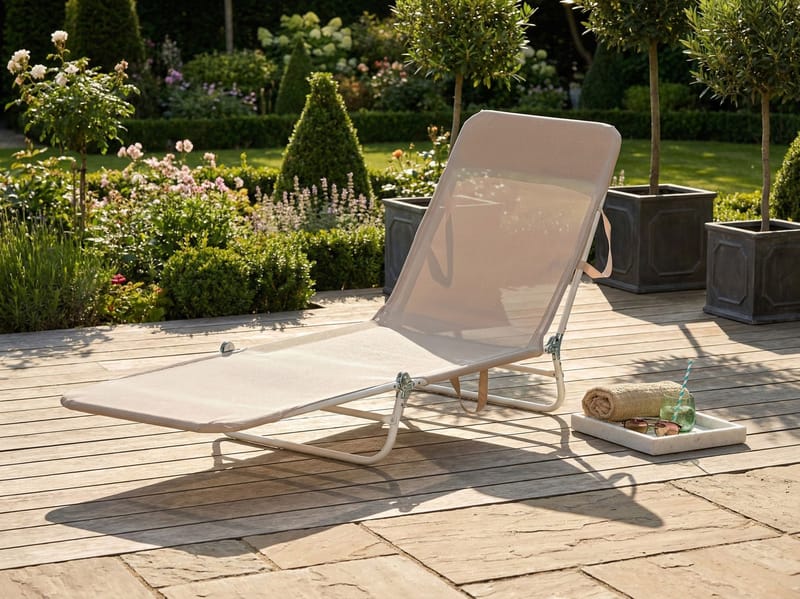 Aurinkotuoli ulos Kastoria - Beige/valkoinen - Puutarhakalusteet - Puutarhatuoli - Aurinkosänky & aurinkovaunu