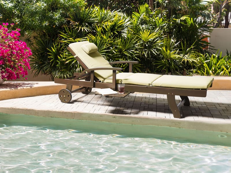 Aurinkotuoli ulos pehmusteella Amantea Premium II akaasiapuu - Ruskea/Vihreä - Puutarhakalusteet - Puutarhatuoli - Aurinkosänky & aurinkovaunu