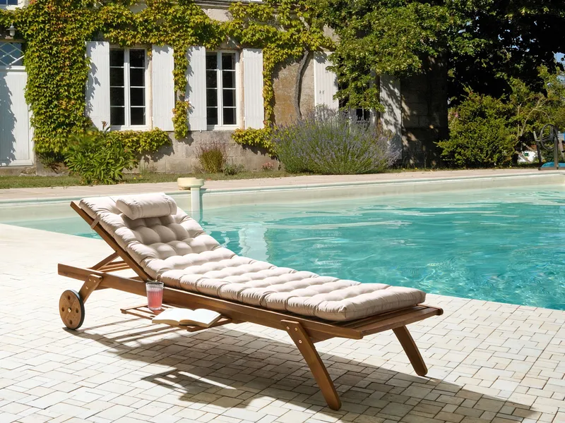 Aurinkotuoli ulos pehmusteella Cesana Premium akaasiapuu - Ruskea/Beige - Puutarhakalusteet - Puutarhatuoli - Aurinkosänky & aurinkovaunu