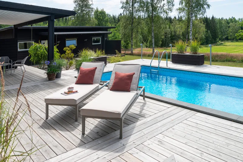 Aurinkovuode Hillerstorp Jet Set - Beige - Puutarhakalusteet - Puutarhatuoli - Aurinkosänky & aurinkovaunu