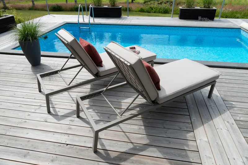 Aurinkovuode Hillerstorp Jet Set - Beige - Puutarhakalusteet - Puutarhatuoli - Aurinkosänky & aurinkovaunu