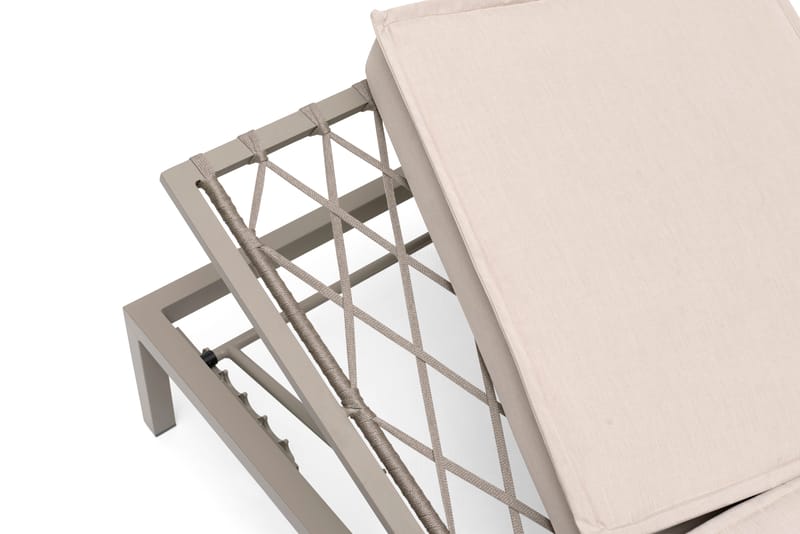 Aurinkovuode Hillerstorp Jet Set - Beige - Puutarhakalusteet - Puutarhatuoli - Aurinkosänky & aurinkovaunu
