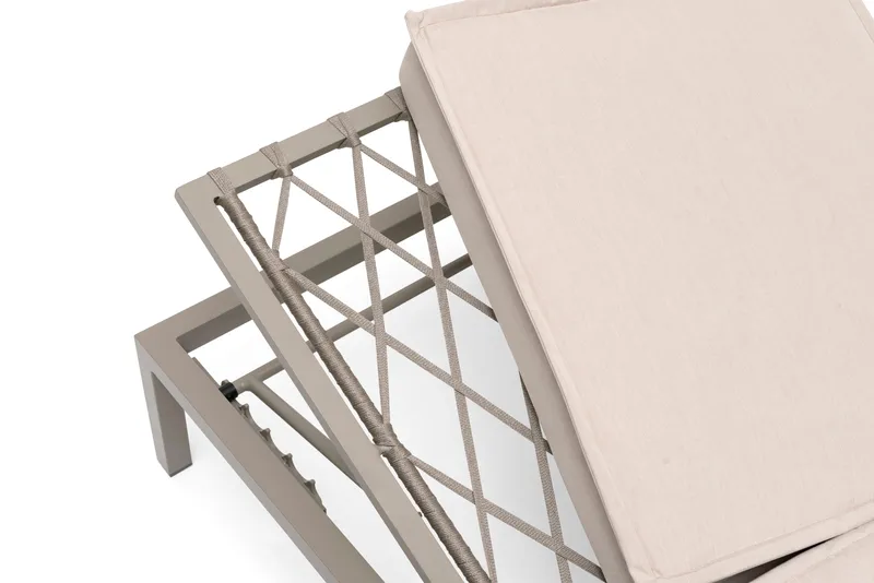 Aurinkovuode Hillerstorp Jet Set - Beige - Puutarhakalusteet - Puutarhatuoli - Aurinkosänky & aurinkovaunu