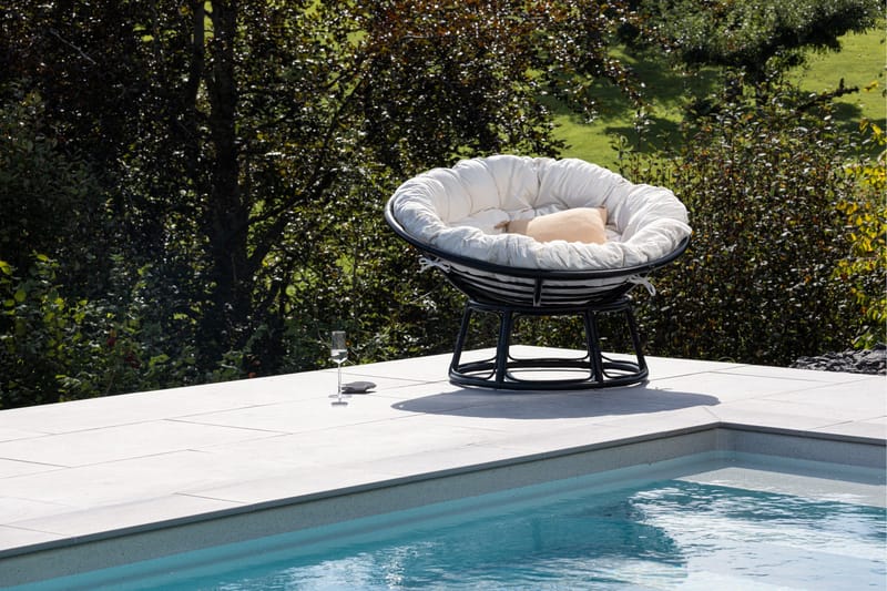 Lounge-tuoli Bonnie Musta/Valkoinen - Puutarhakalusteet - Puutarhatuoli - Ulkotilan nojatuolit