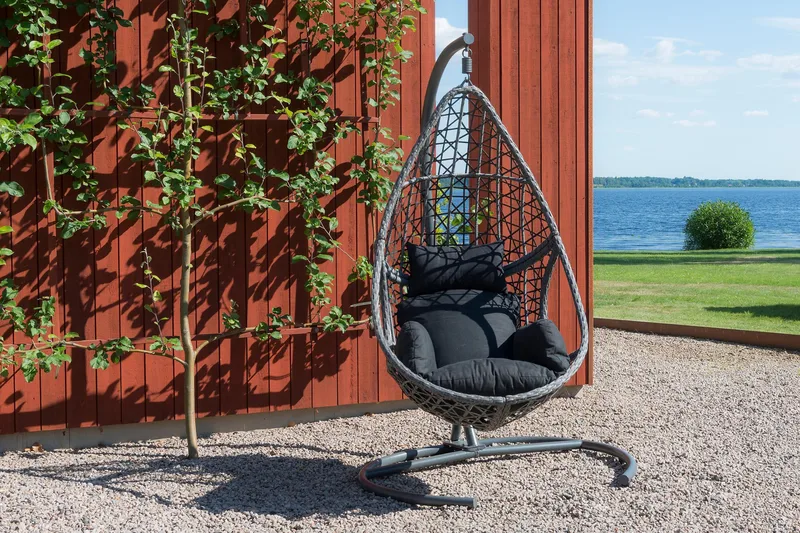 Hillerstorp Droppen riippukeinu ulkokäyttöön 120x125 cm - Musta-valkoinen - Puutarhakalusteet - Puutarhatuoli - Riipputuoli