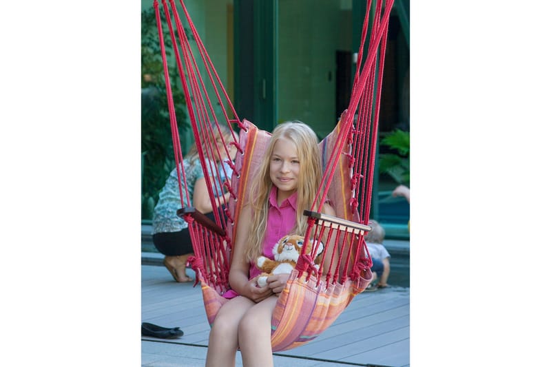 Riipputuoli Hip Pehmusteilla - Puutarhakalusteet - Puutarhatuoli - Riipputuoli