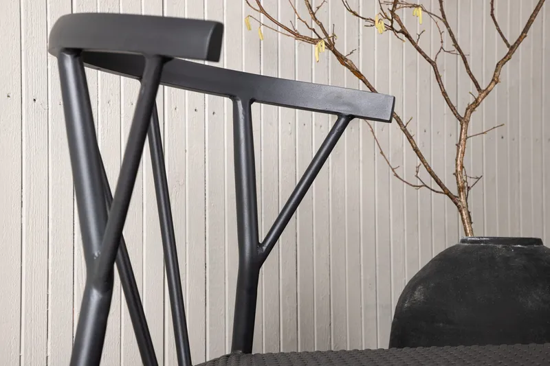 Käsinojallinen tuoli Stina - Musta - Puutarhakalusteet - Puutarhatuoli - Ulkotilan ruokatuoli