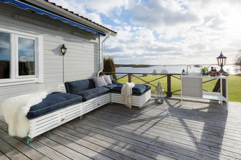 Nojatuoli Bara Vara - Valkolakattu - Puutarhakalusteet - Puutarhatuoli - Ulkotilan nojatuolit