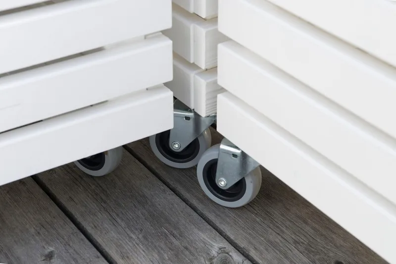 Nojatuoli Bara Vara - Valkolakattu - Puutarhakalusteet - Puutarhatuoli - Ulkotilan nojatuolit