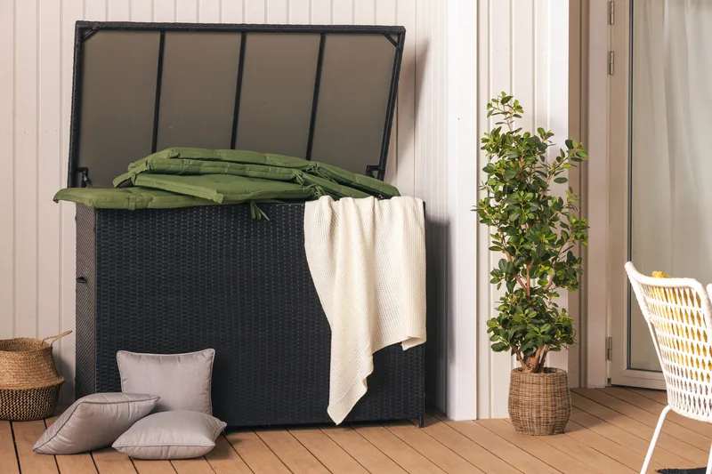 Gigant vedenpitävä XL-tyynysäilytyslaatikko ulkokäyttöön – Polyrottinkinen säilytyslaatikko (L150xS90xK101 cm) - Musta - Puutarhakalusteet - Säilytyslaatikot & kalustesuojat - Säilytyslaatikot ulos