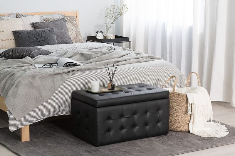 Pehmustelaatikko Michigan 42x72x40 cm - Musta - Huonekalut - Tuoli & nojatuoli - Jakkara & jalkarahi - Rahi - Chesterfield-rahi