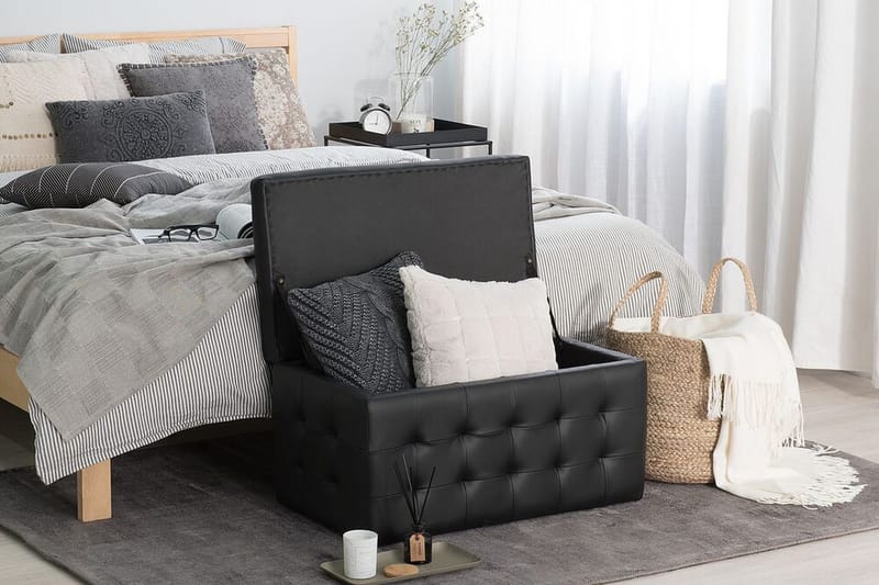 Pehmustelaatikko Michigan 42x72x40 cm - Musta - Huonekalut - Tuoli & nojatuoli - Jakkara & jalkarahi - Rahi - Chesterfield-rahi