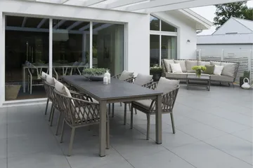 Hillerstorp Jet Set ruokapöytä ulkokäyttöön 90 cm beige - Beige - Puutarhakalusteet - Terassipöydät - Ruokapöytä terassille
