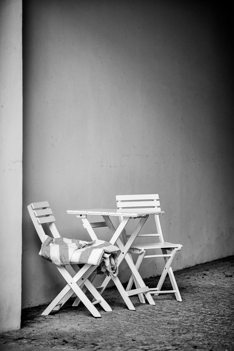 Cafépöytä Hillerstorp Åre valkoinen 58 x 58 cm - Valkoinen - Puutarhakalusteet - Terassipöydät - Kahvilapöytä