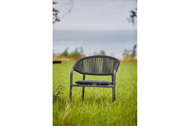 Pöytä Hillerstorp Ekeryd Ø110 cm - Puutarhakalusteet - Terassipöyd ät - Ruokapöytä terassille