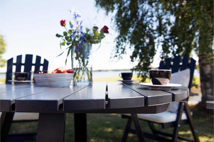 Hillerstorp Läckö Pöytä Ø120 cm - Ruokapöytä terassille