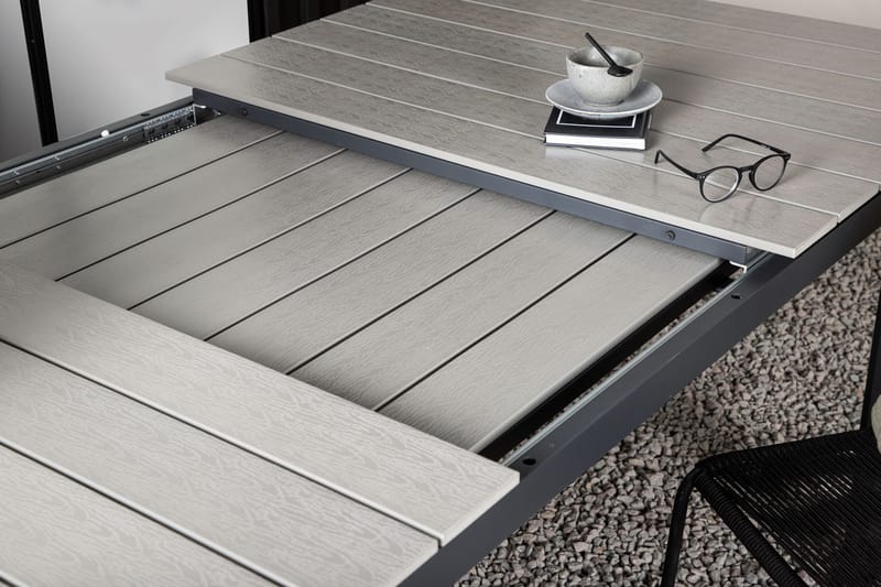 Ruokapöytä Levels Jatkettava 160-240 cm Harmaa/Musta - Venture Home - Puutarhakalusteet - Terassipöydät - Ruokapöytä terassille