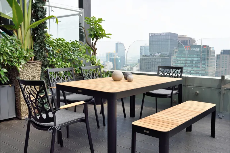 Ruokapöytä Portals 161 cm - Musta/Puu - Puutarhakalusteet - Terassipöydät - Ruokapöytä terassille