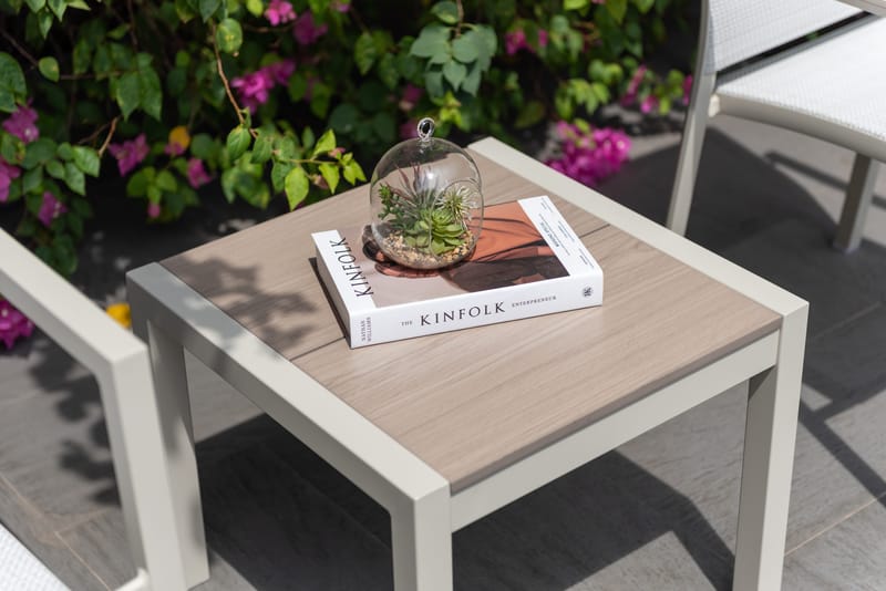 Urbanite Ulkosivupöytä 50×50 cm - Vaaleanharmaa - Puutarhakalusteet - Terassipöydät - Sivupöydät ulos