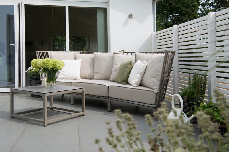 Hillerstorp Jet Set loungesohva 3-istuttava - Beige - Puutarhakalusteet - Terassiryhmät - Terassisohvat
