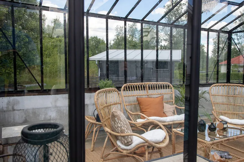 Ella-oleskeluryhmä tyynyillä - Puu/luonnonväri - Puutarhakalusteet - Terassiryhmät - Oleskeluryhmät