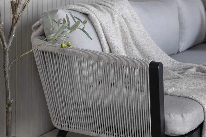 Kulmaoleskeluryhmä Virya pehmusteilla - Musta - Puutarhakalusteet - Terassiryhmät - Oleskeluryhmät